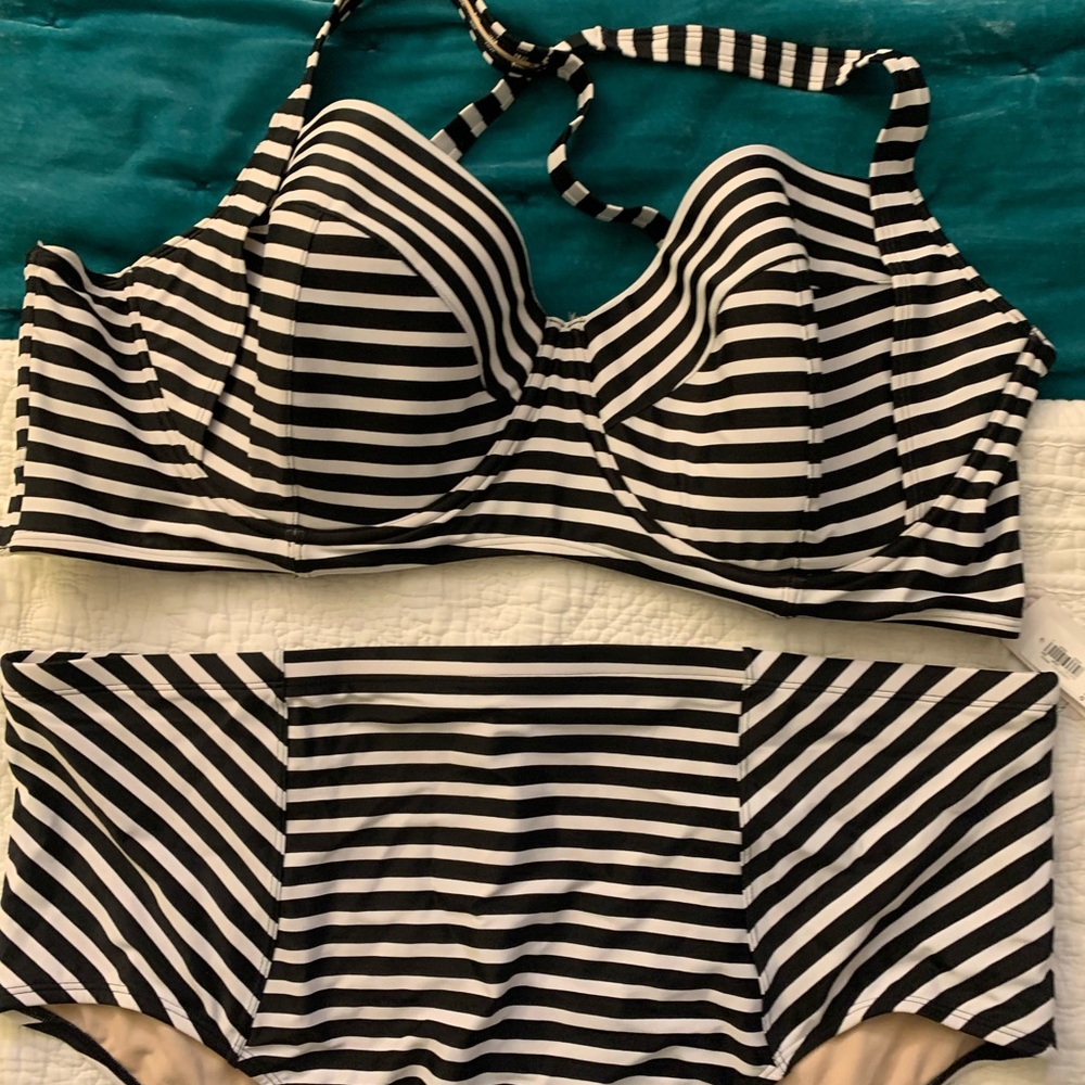 Old Navy Black/white Stripes Bikini Plus Size NWT